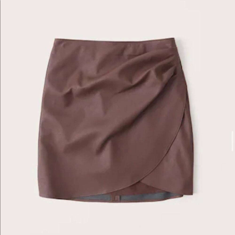 Ruched vegan leather mini skirt XS NWT